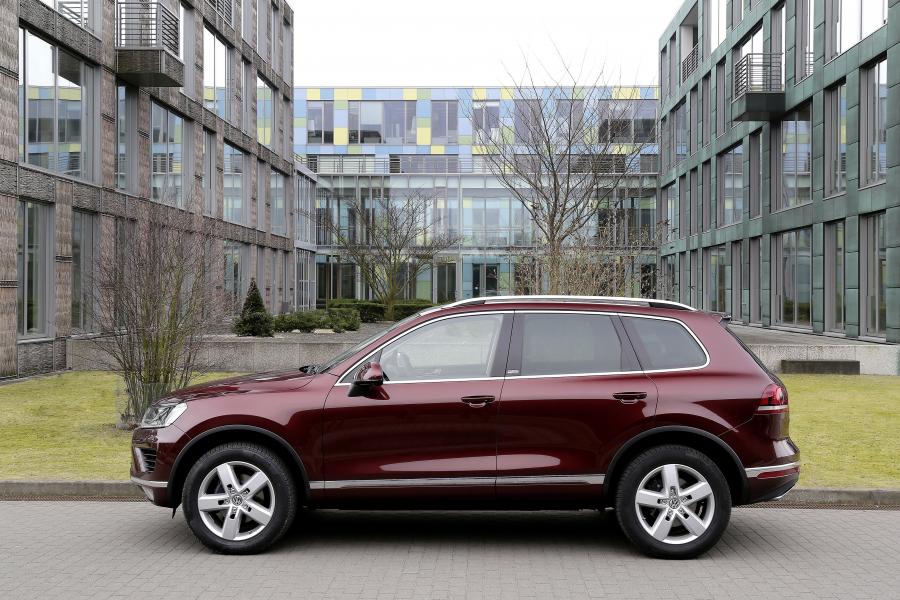  Volkswagen Touareg V6 TDI Executive Edition 2016 года  (фото 4 из 6)